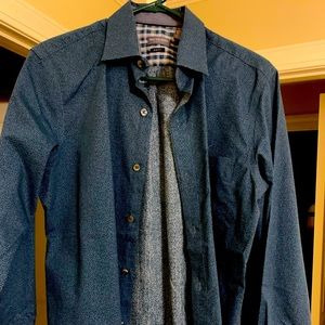 Casual/dress Button down shirt